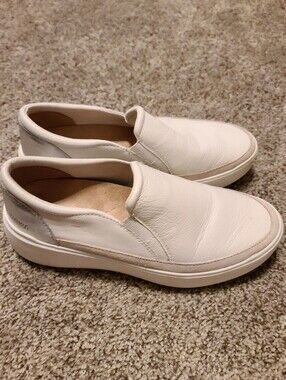 Women's 6.5, Vionic Kearny White Slip-On Leather Sneakers